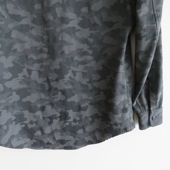 LULULEMON Down to the Wire Shirt in Black Obsidian Camo - Size S - Picture 14 of 15